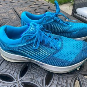 Brooks levitate running shoes